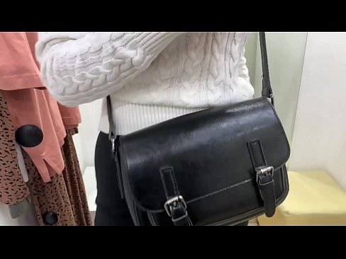 ❤️ Публична мастурбация на младата кучка FeralBerry с вибратор в стаята за обличане ❤ Секс в bg.purchasexz.top ️❤